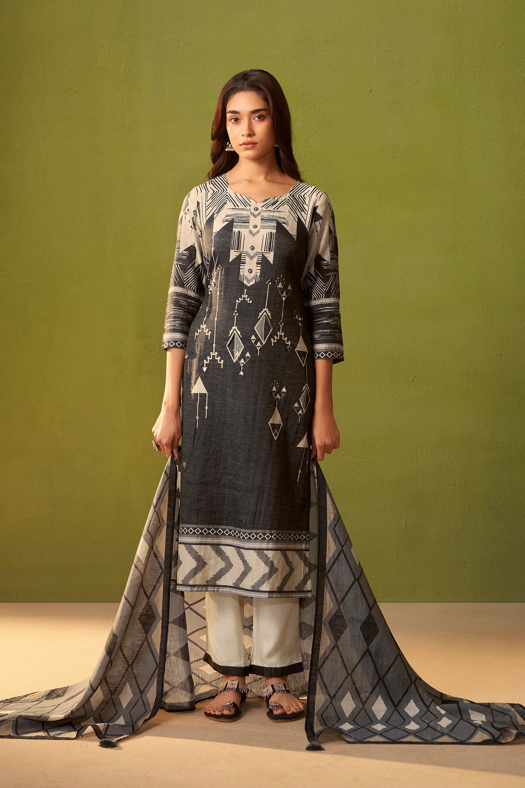 Shimmer Linen Digital Print Set – Black