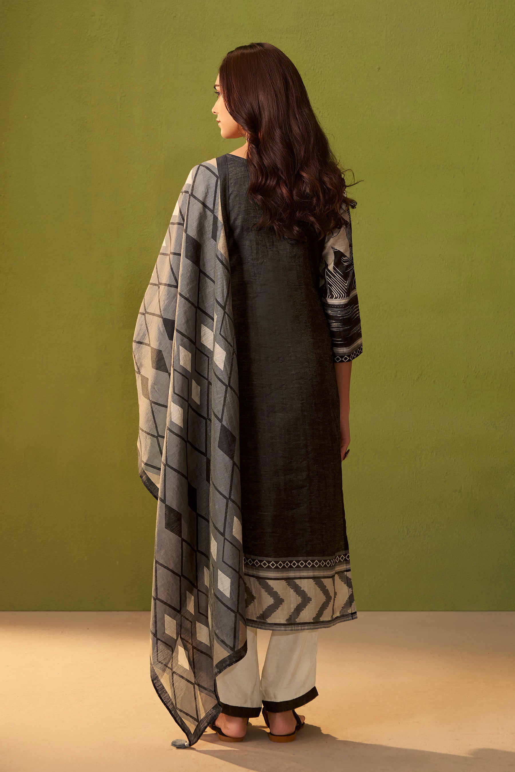 Shimmer Linen Digital Print Set – Black