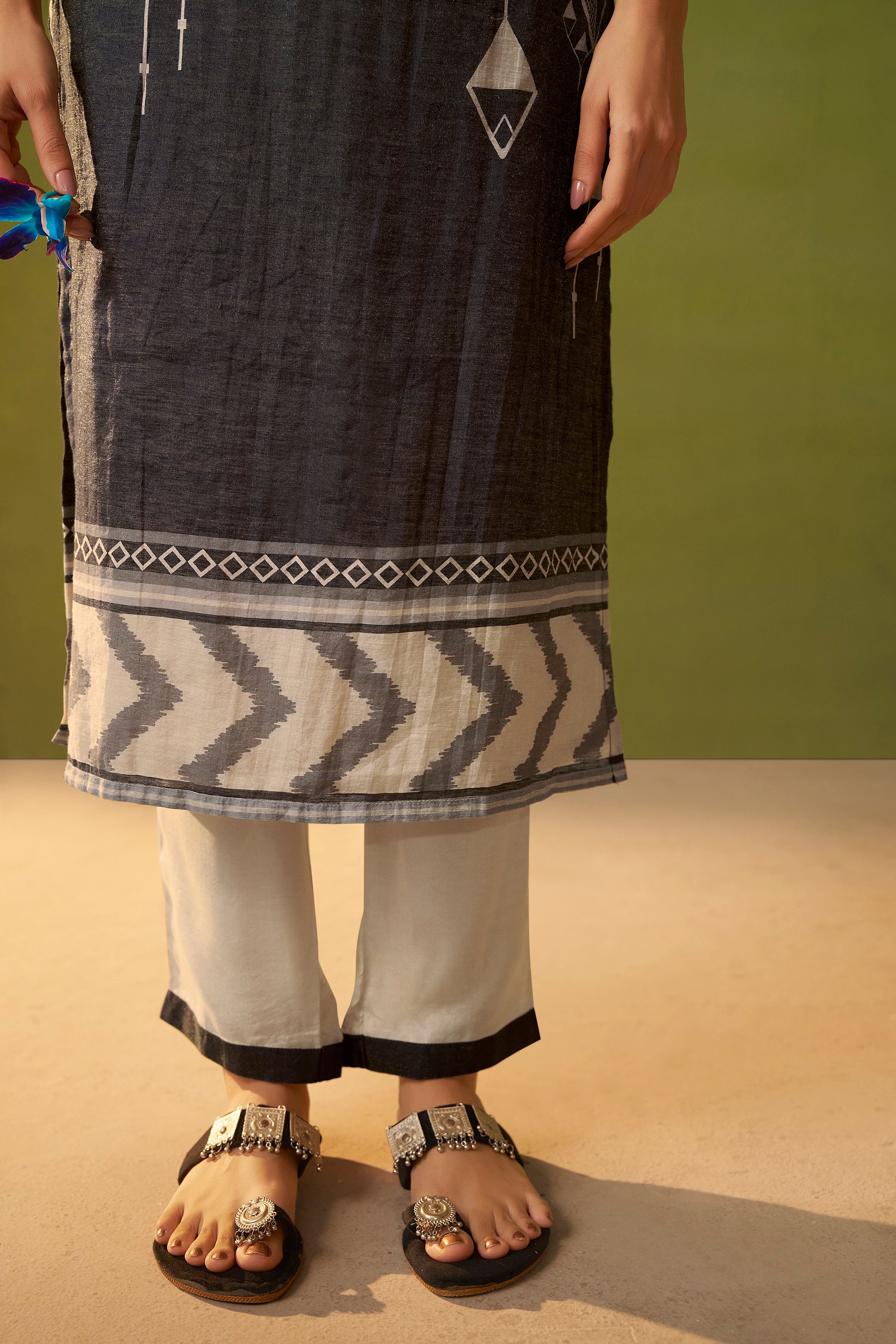 Shimmer Linen Digital Print Set – Black