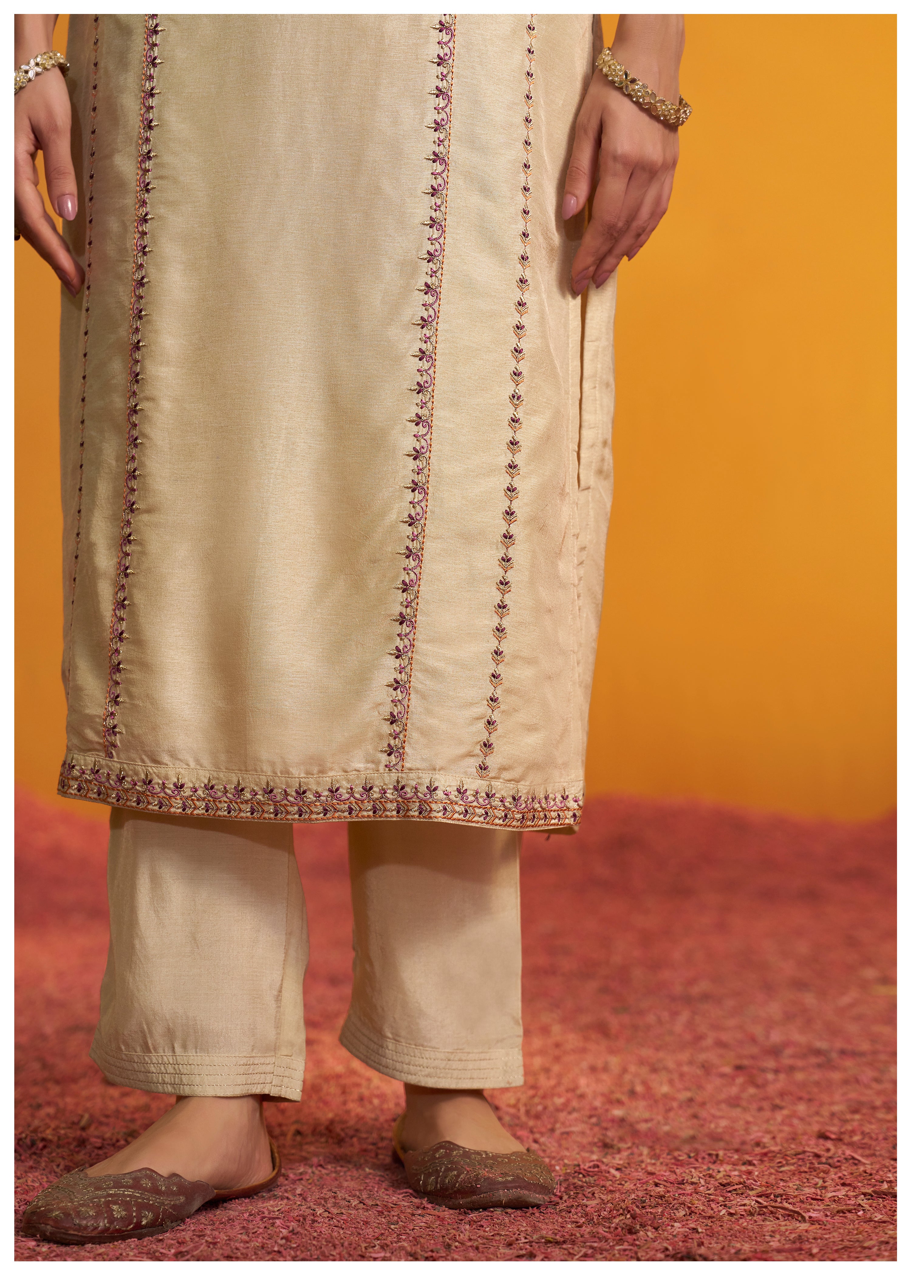 Russsian Silk Kurta With Contrast Jacquard Dupatta