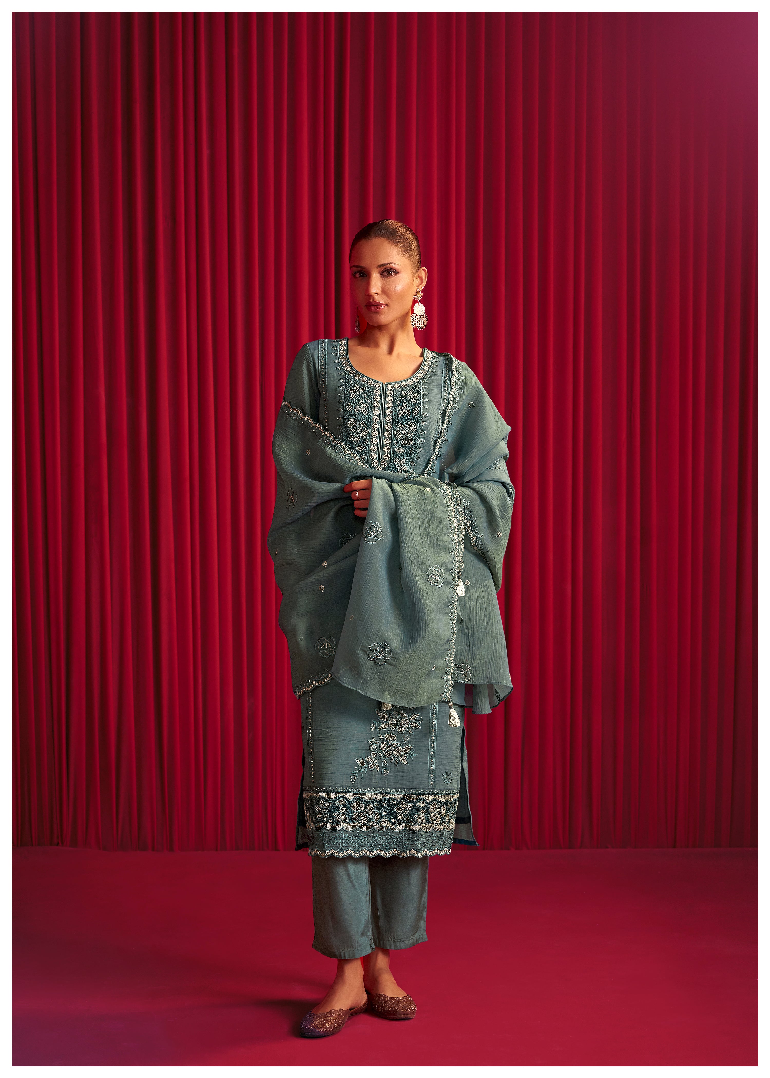 Crush Organza Borer Embroidery Set