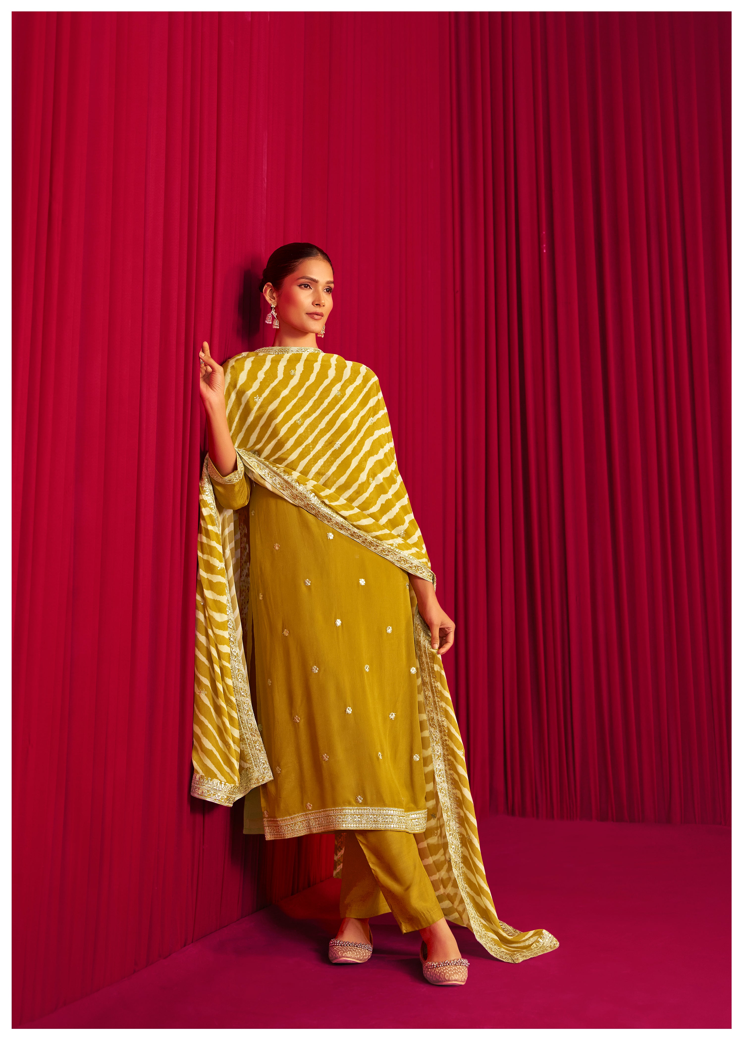 Chinnon Embroidery Set