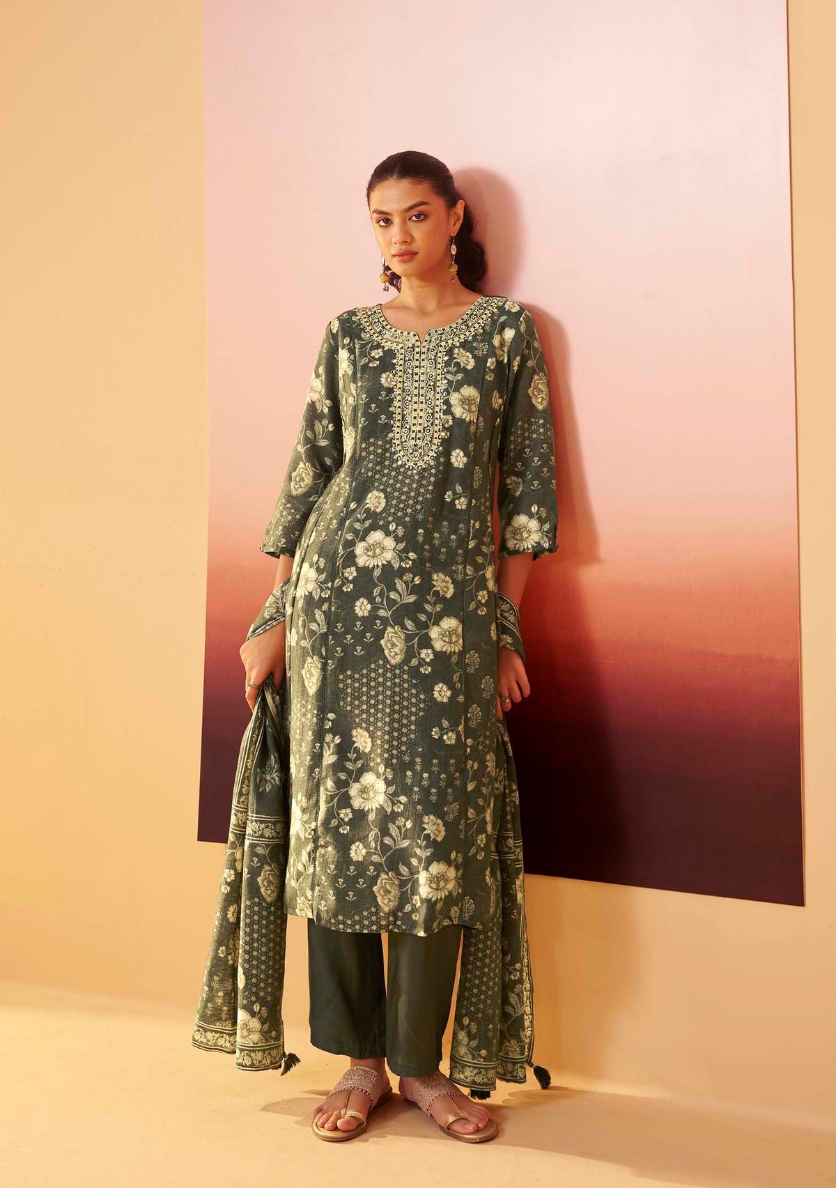 Obsidian Shimmer Linen Embroidered Print Kurta Set