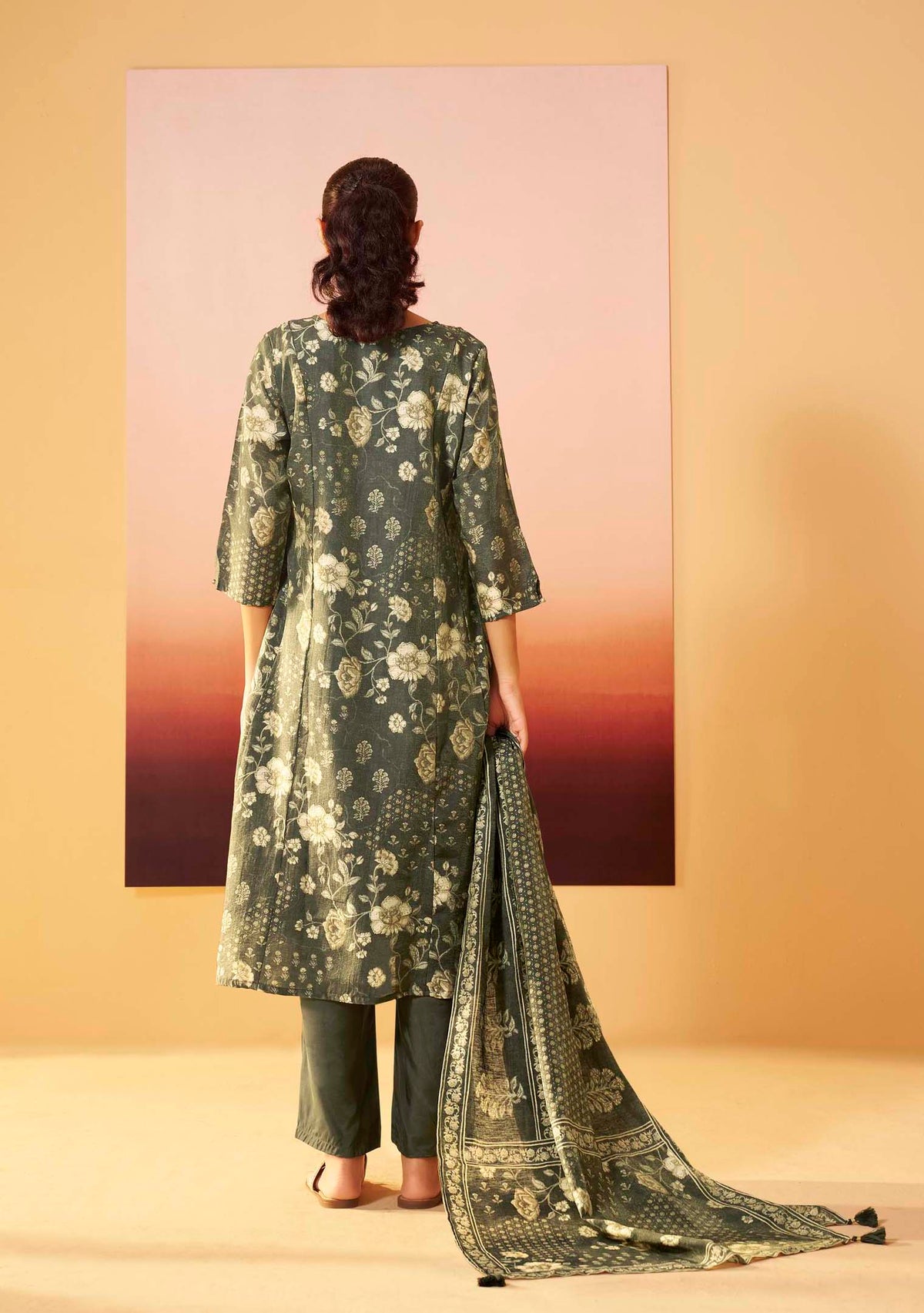 Obsidian Shimmer Linen Embroidered Print Kurta Set
