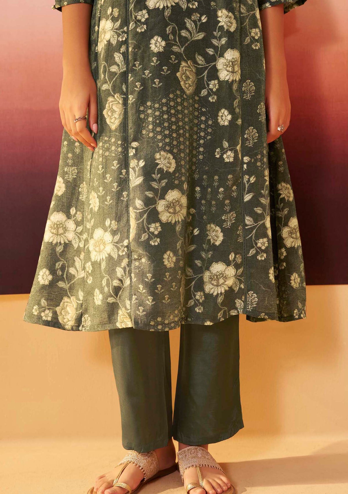 Obsidian Shimmer Linen Embroidered Print Kurta Set