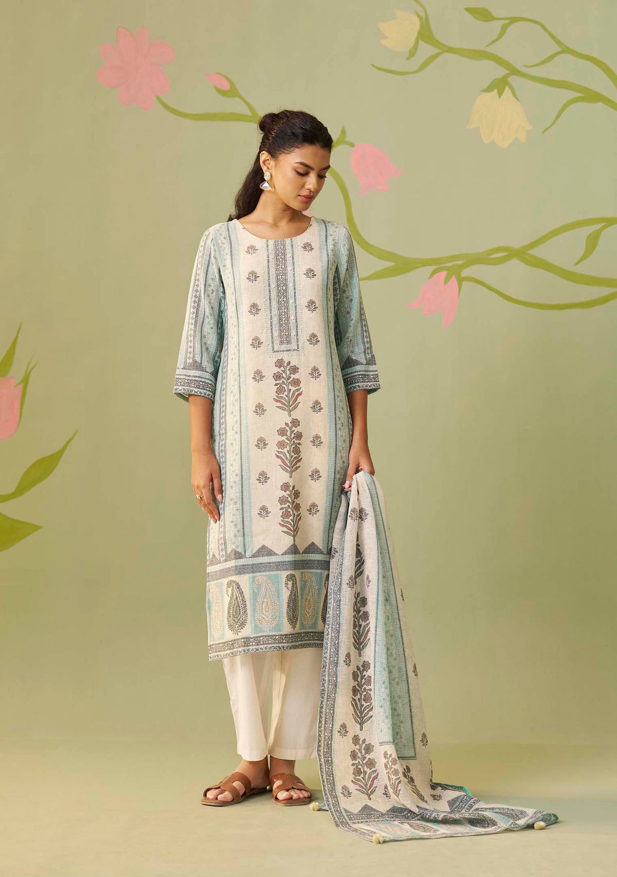 Ivory Aabha Printed Kurta Set with Handwork