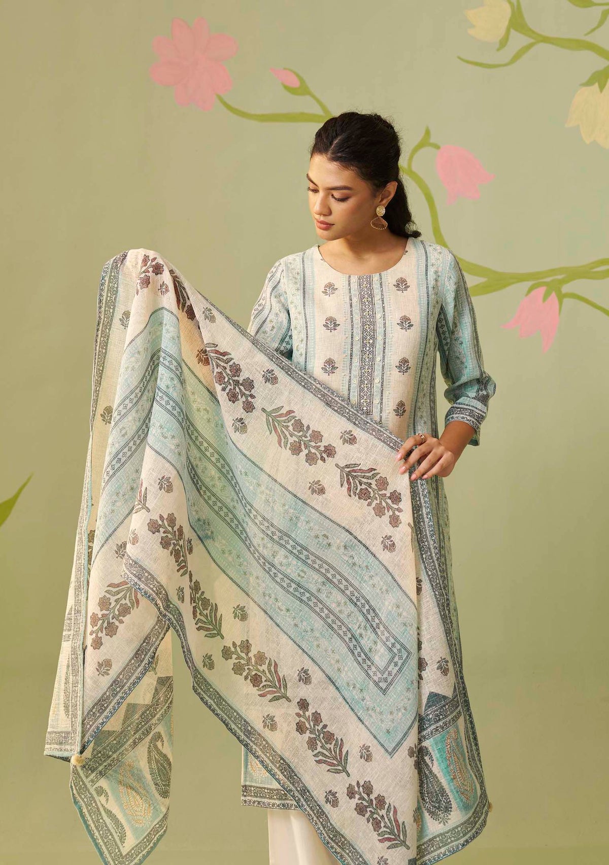 Ivory Aabha Printed Kurta Set with Handwork