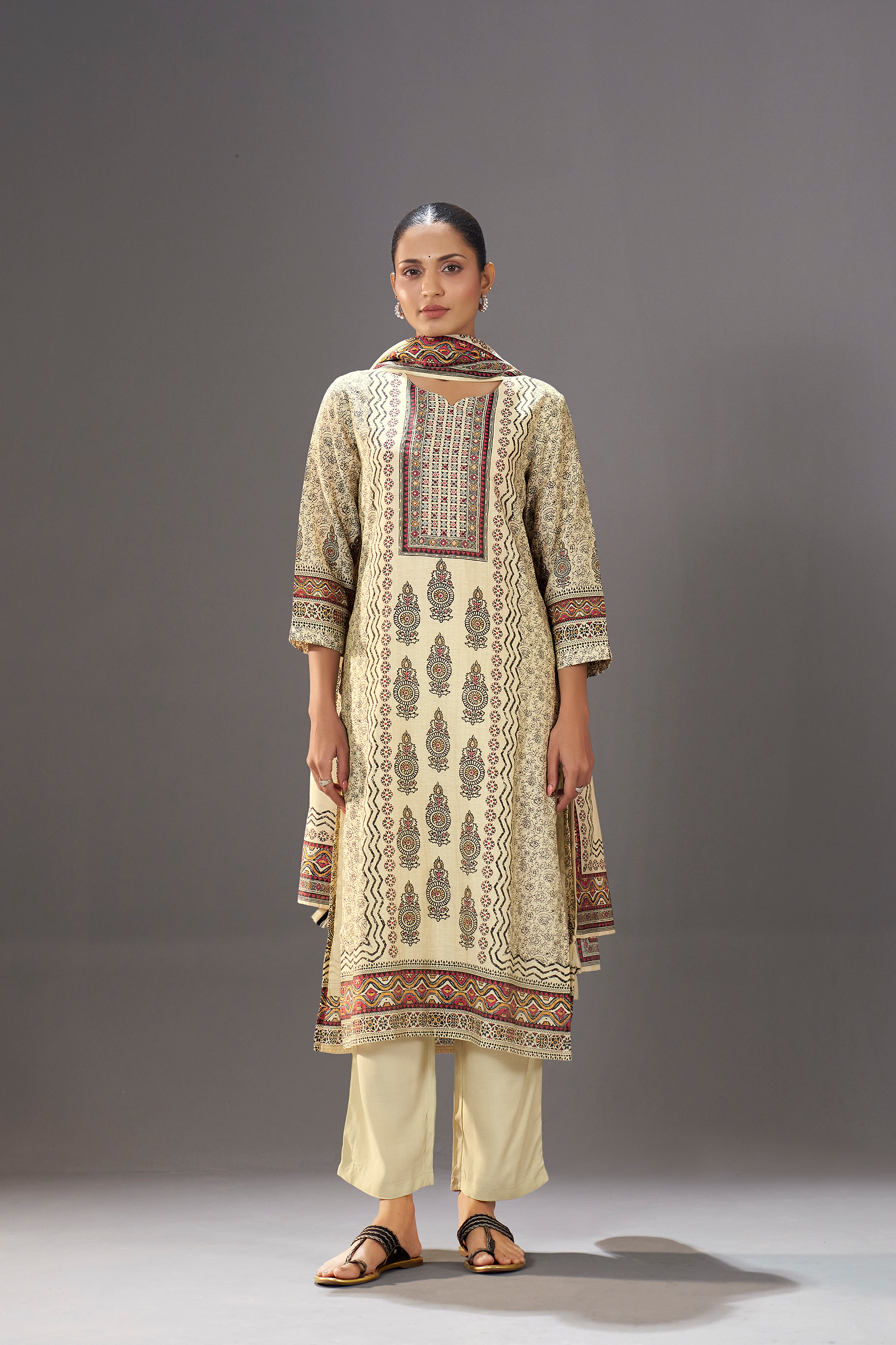 Ivory Artisan Shimmer Linen Digital Printed Kurta Set