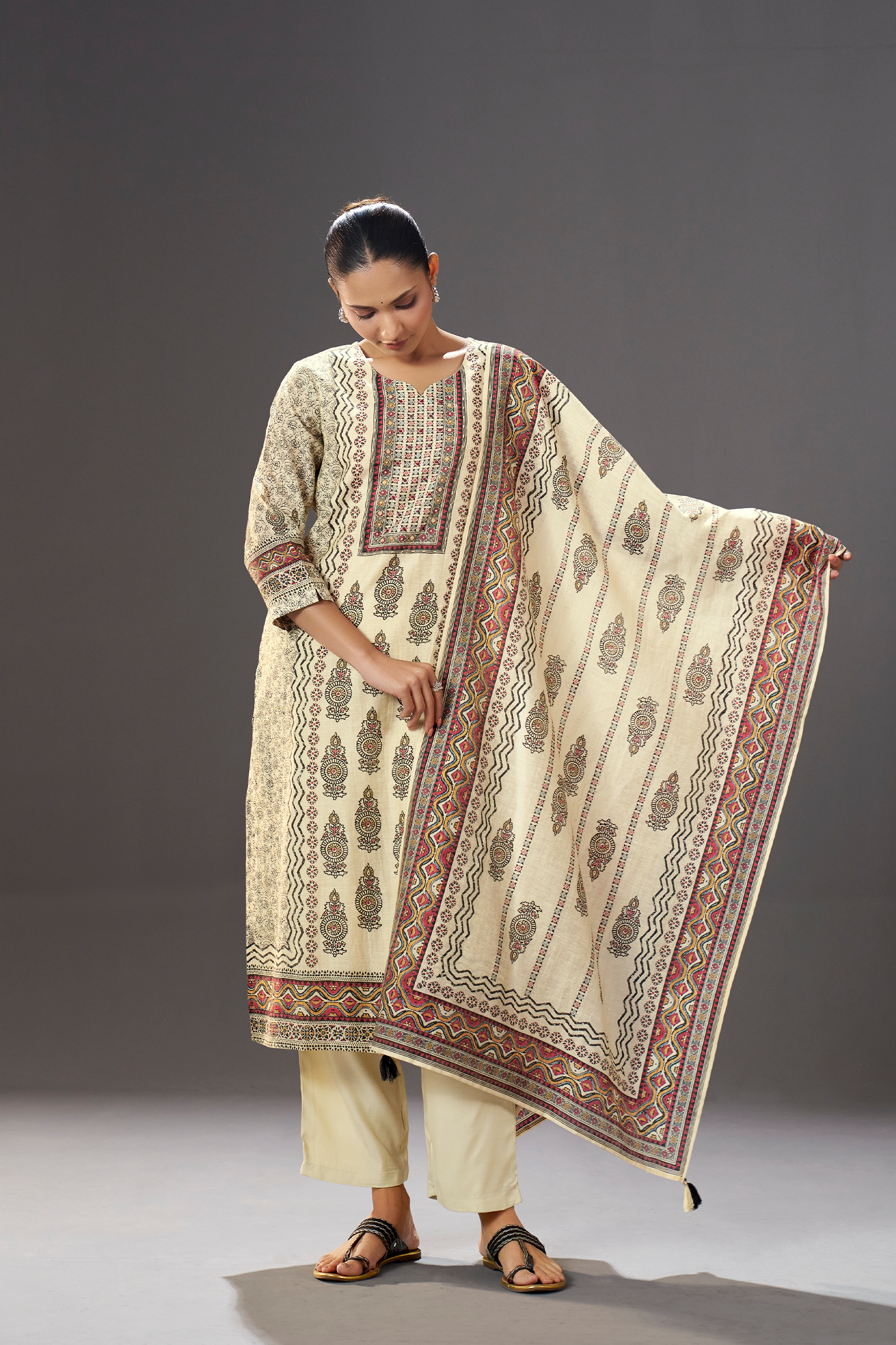 Ivory Artisan Shimmer Linen Digital Printed Kurta Set