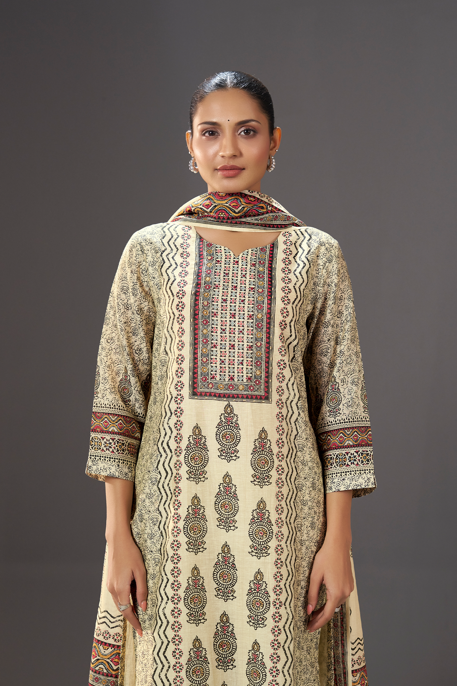 Ivory Artisan Shimmer Linen Digital Printed Kurta Set
