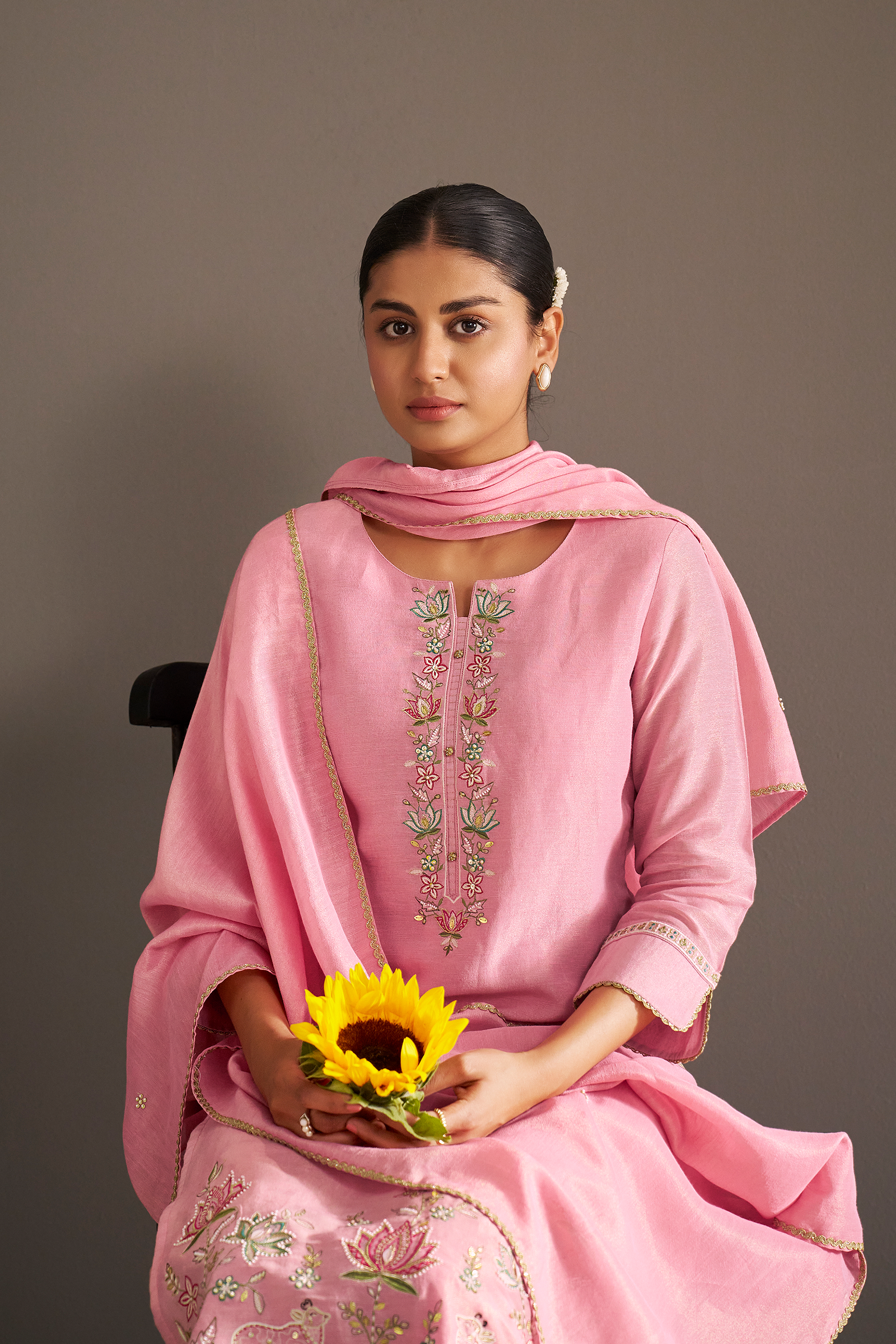 Powder Rosé Shimmer Linen Embroidered Kurta Set