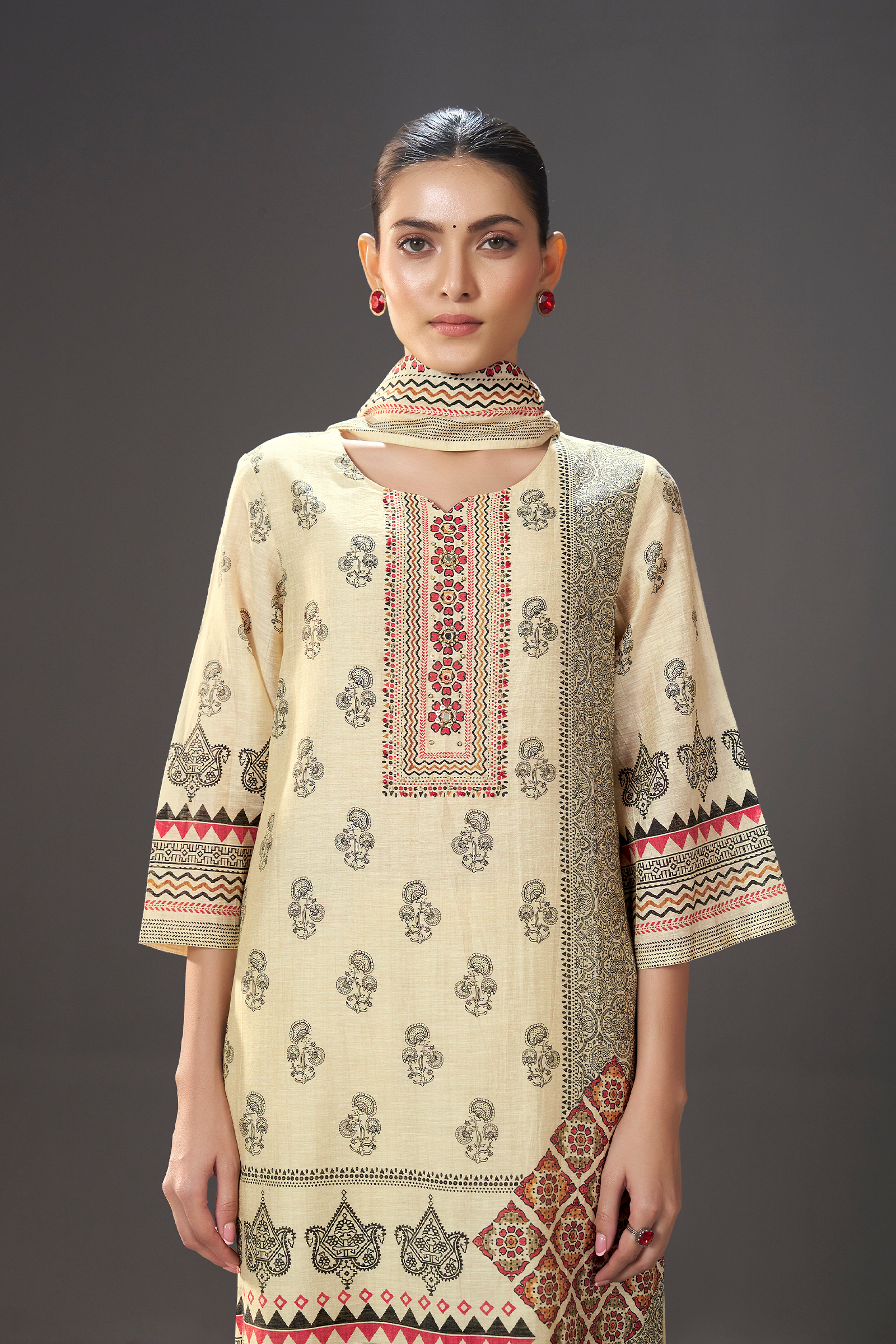 Ivory Caravan Shimmer Linen Digital Printed Kurta Set