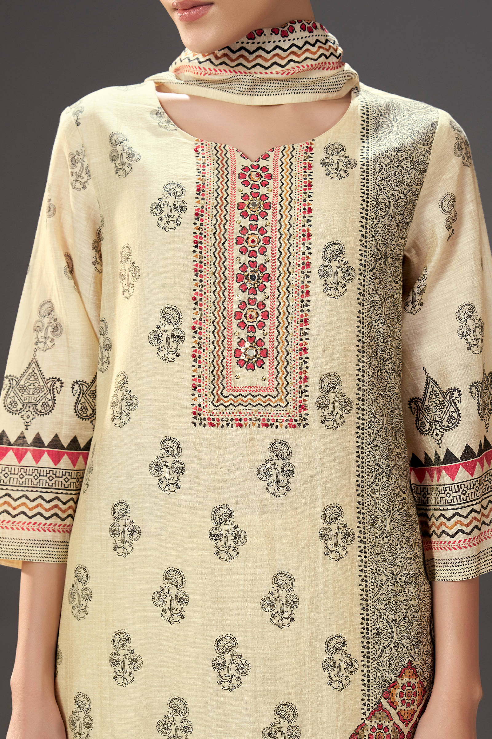 Ivory Caravan Shimmer Linen Digital Printed Kurta Set