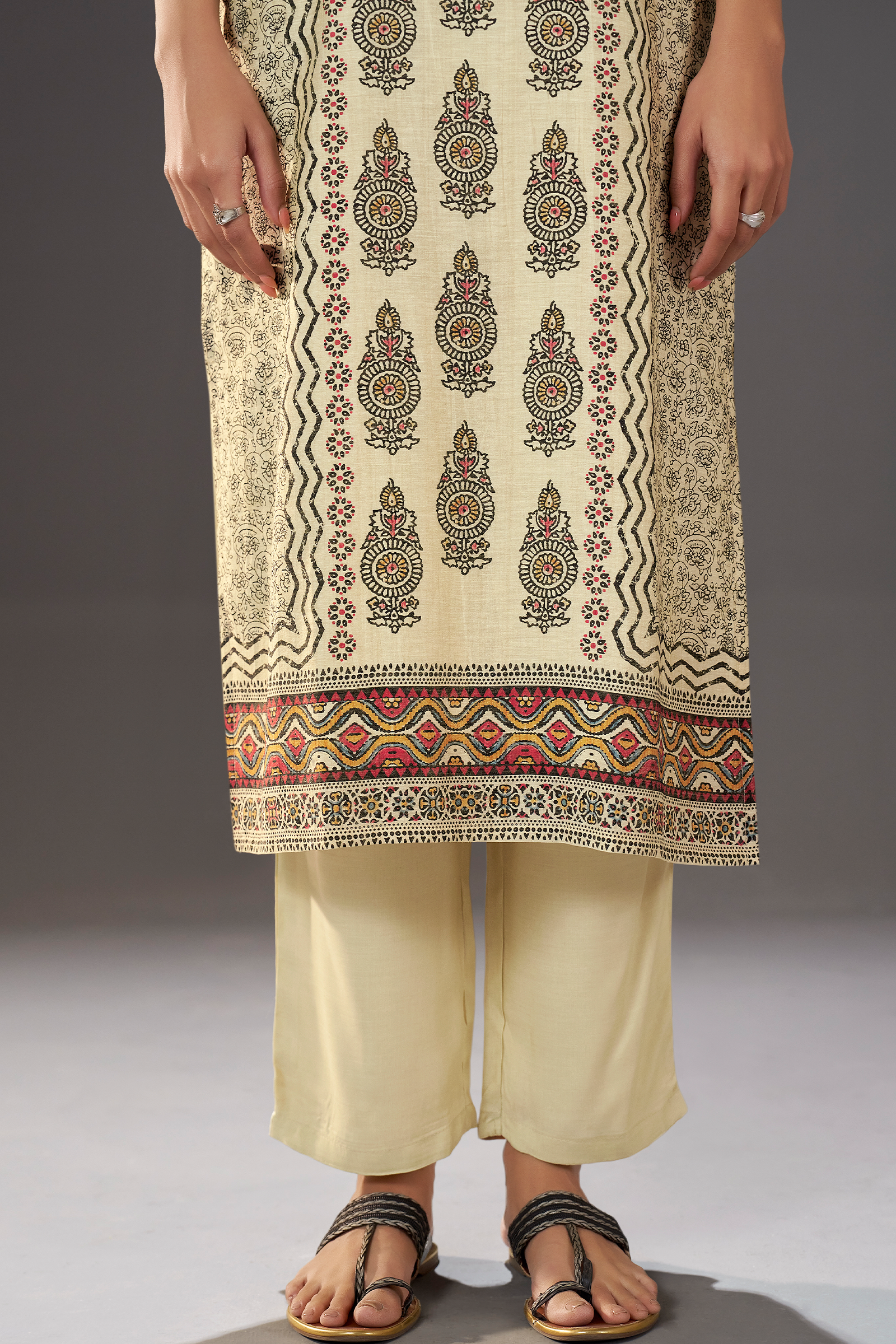 Ivory Artisan Shimmer Linen Digital Printed Kurta Set