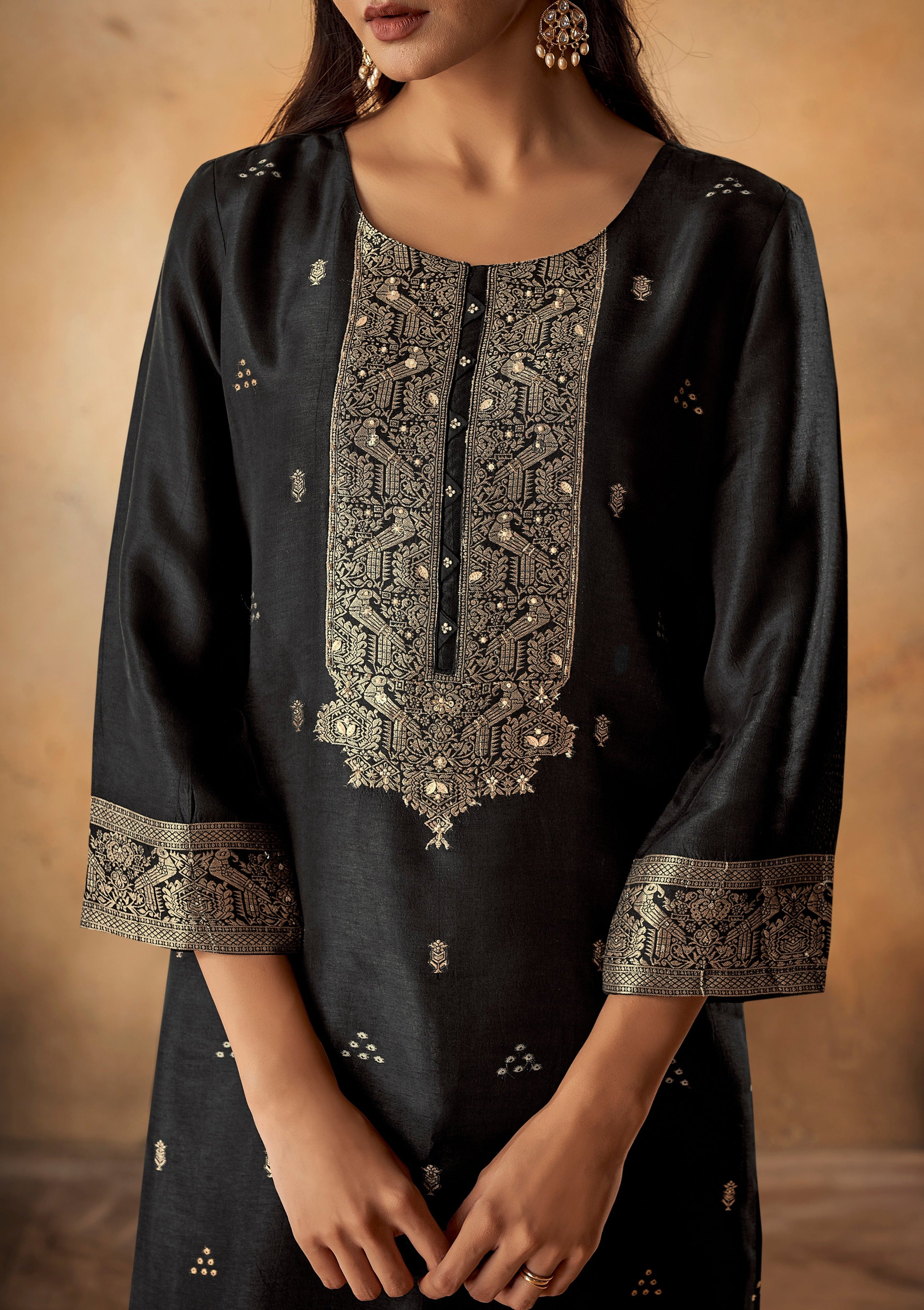 Black Elegance Bandhani Silk Kurta Set-fourbuttons-in