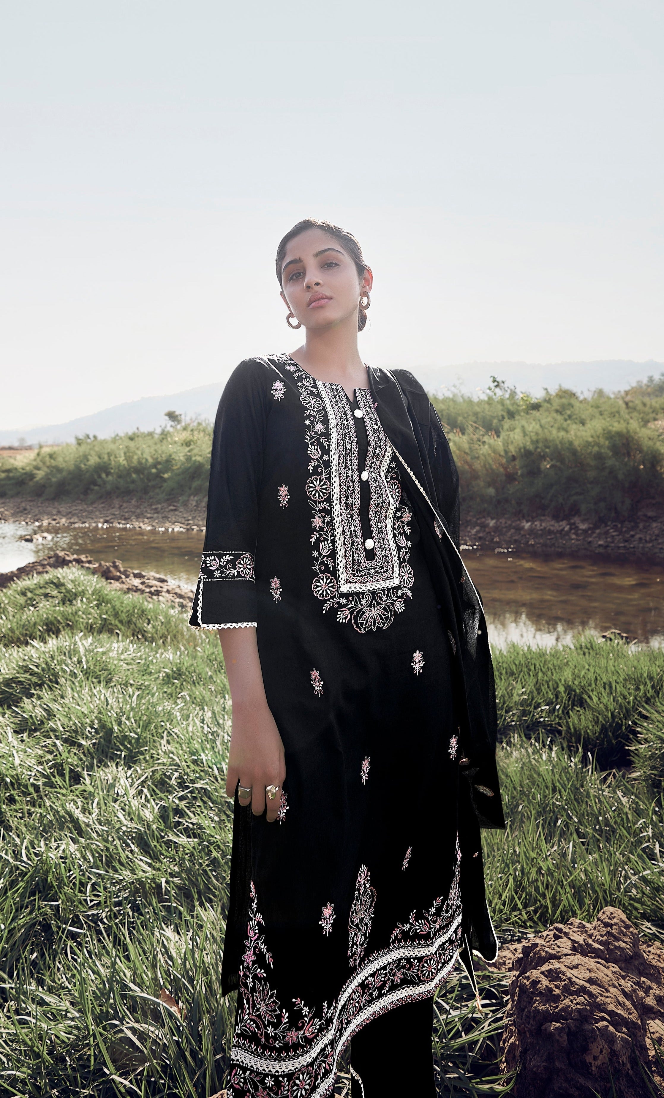 Black Mul Exquisite Embroidery Kurta Set-fourbuttons-in