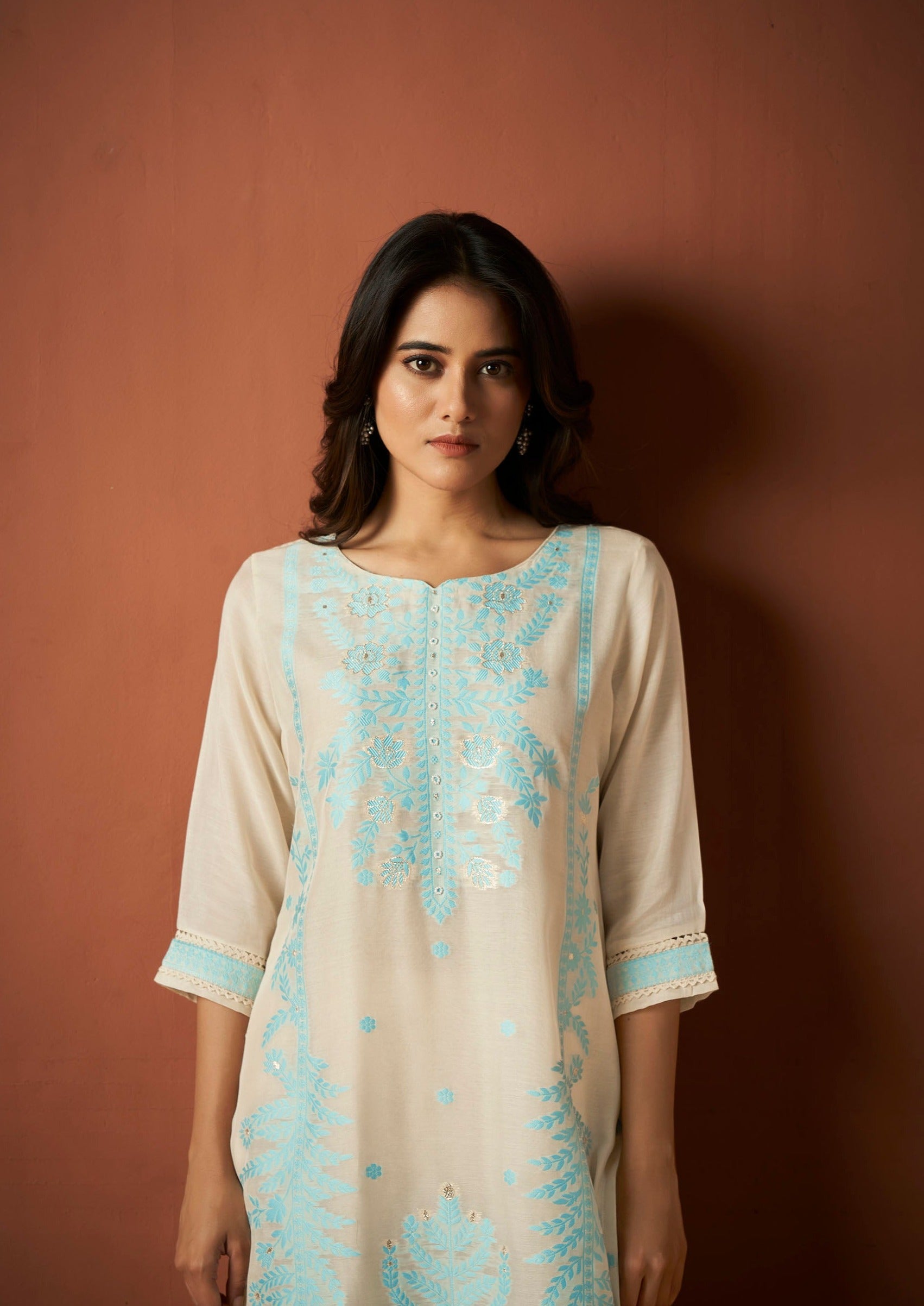 Cream Chanderi Silk Kurta Set-fourbuttons-in