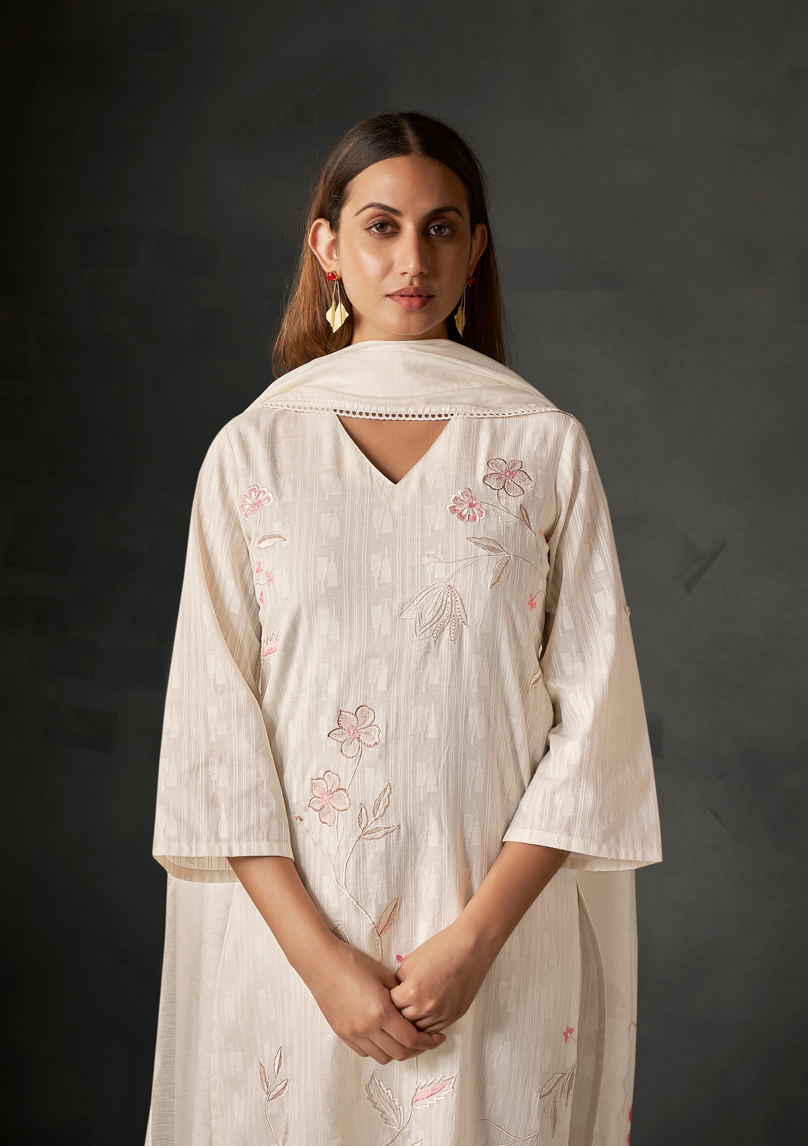 Cream Floral Cotton Kurta Set-fourbuttons-in