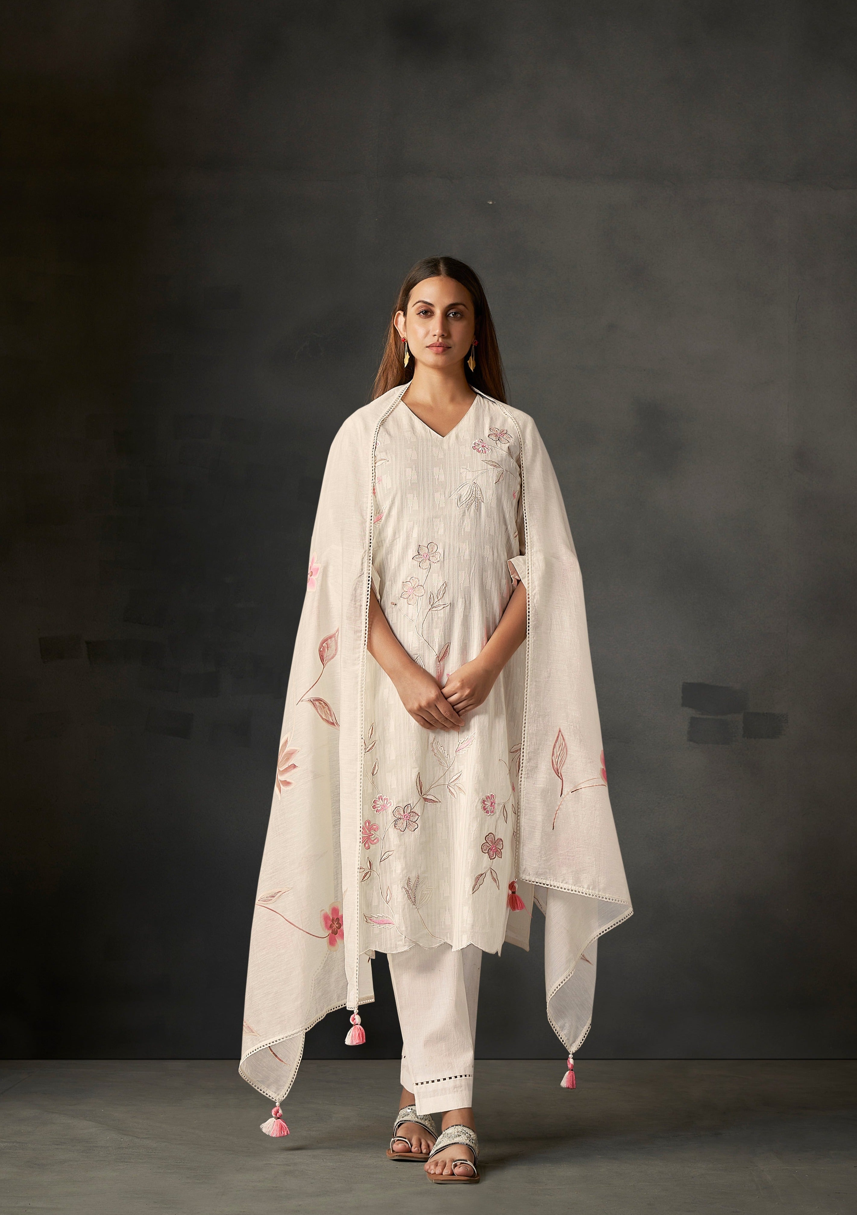 Cream Floral Cotton Kurta Set-fourbuttons-in