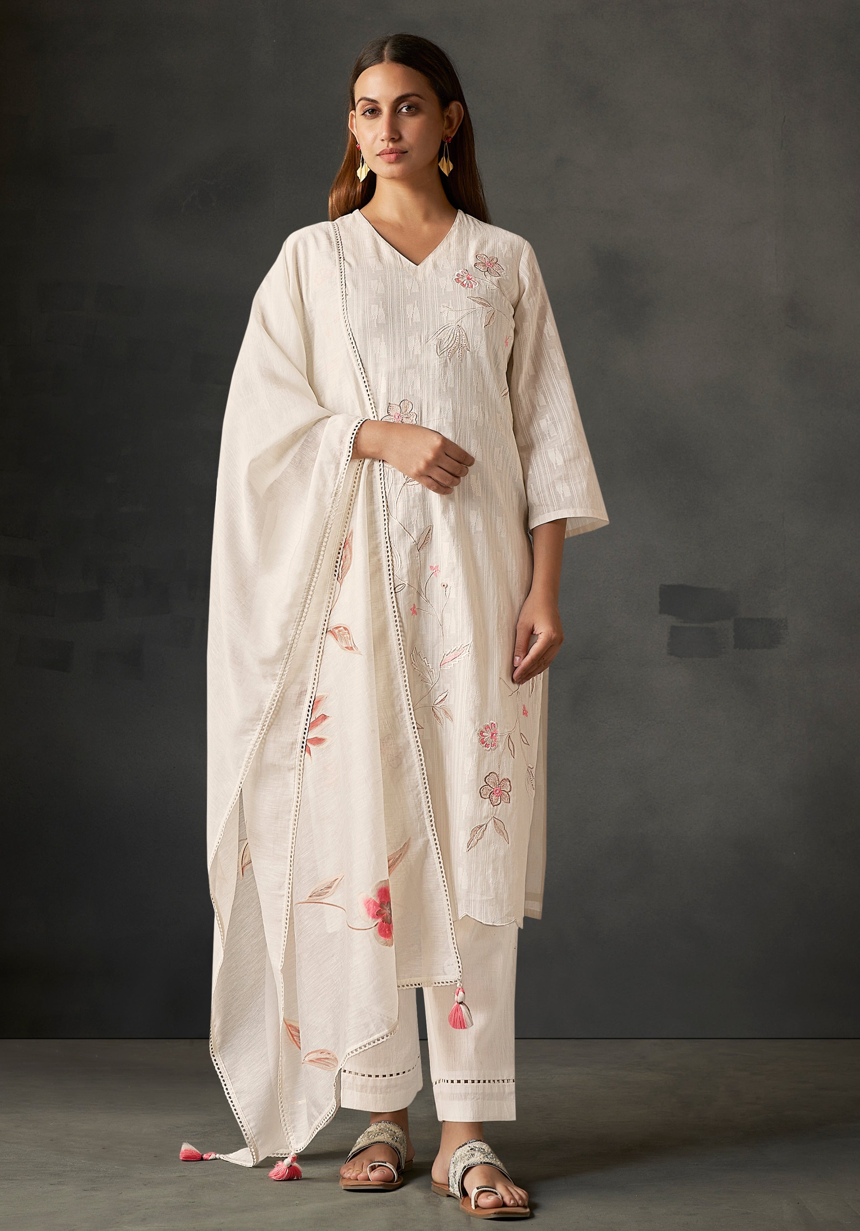 Cream Floral Cotton Kurta Set-fourbuttons-in