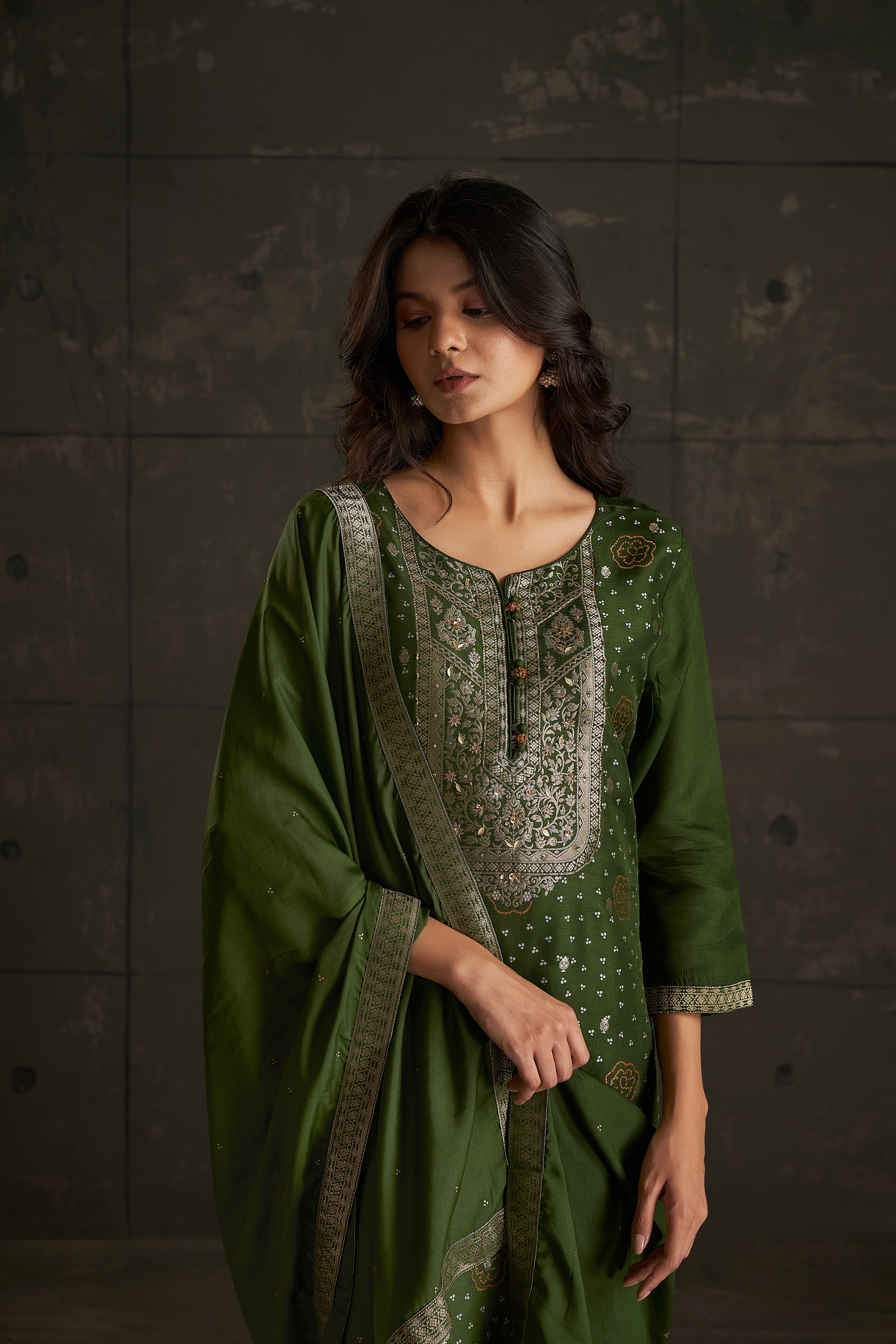 Emerald Dreams Bandhani Woven Glow Silk Kurta Set