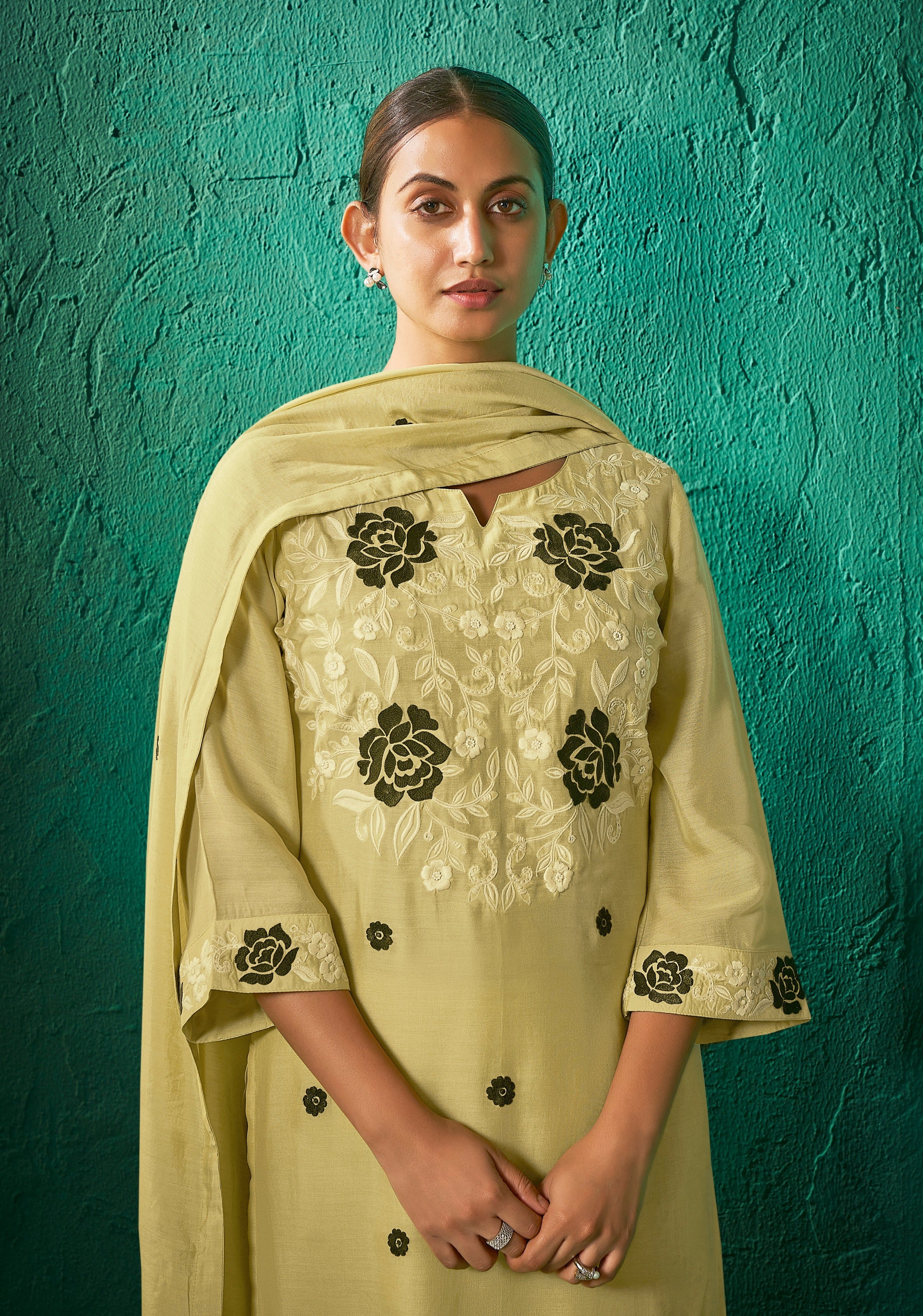 Green Big Flower Chanderi Silk Kurta Set-fourbuttons-in