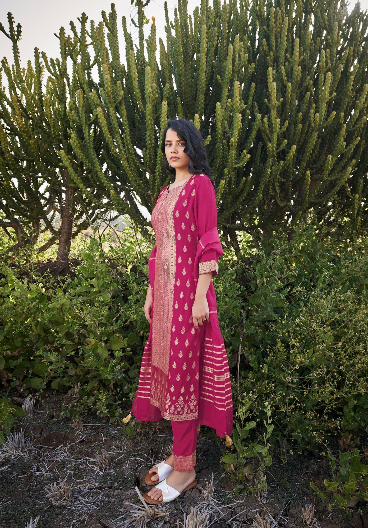 Majestic Magenta Rani Woven Silk Kurta Set-fourbuttons-in