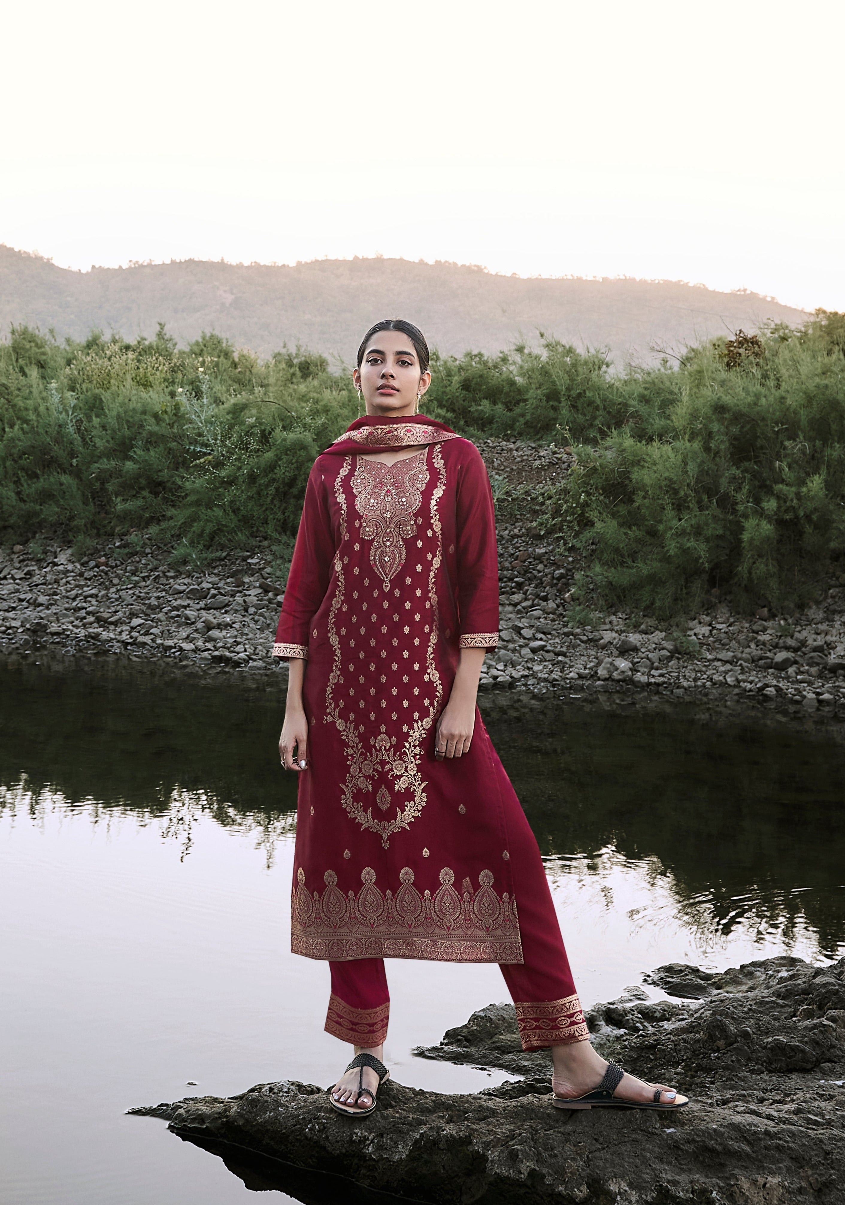 Maroon Top Dyed Woven Dark Silk Kurta Set-fourbuttons-in