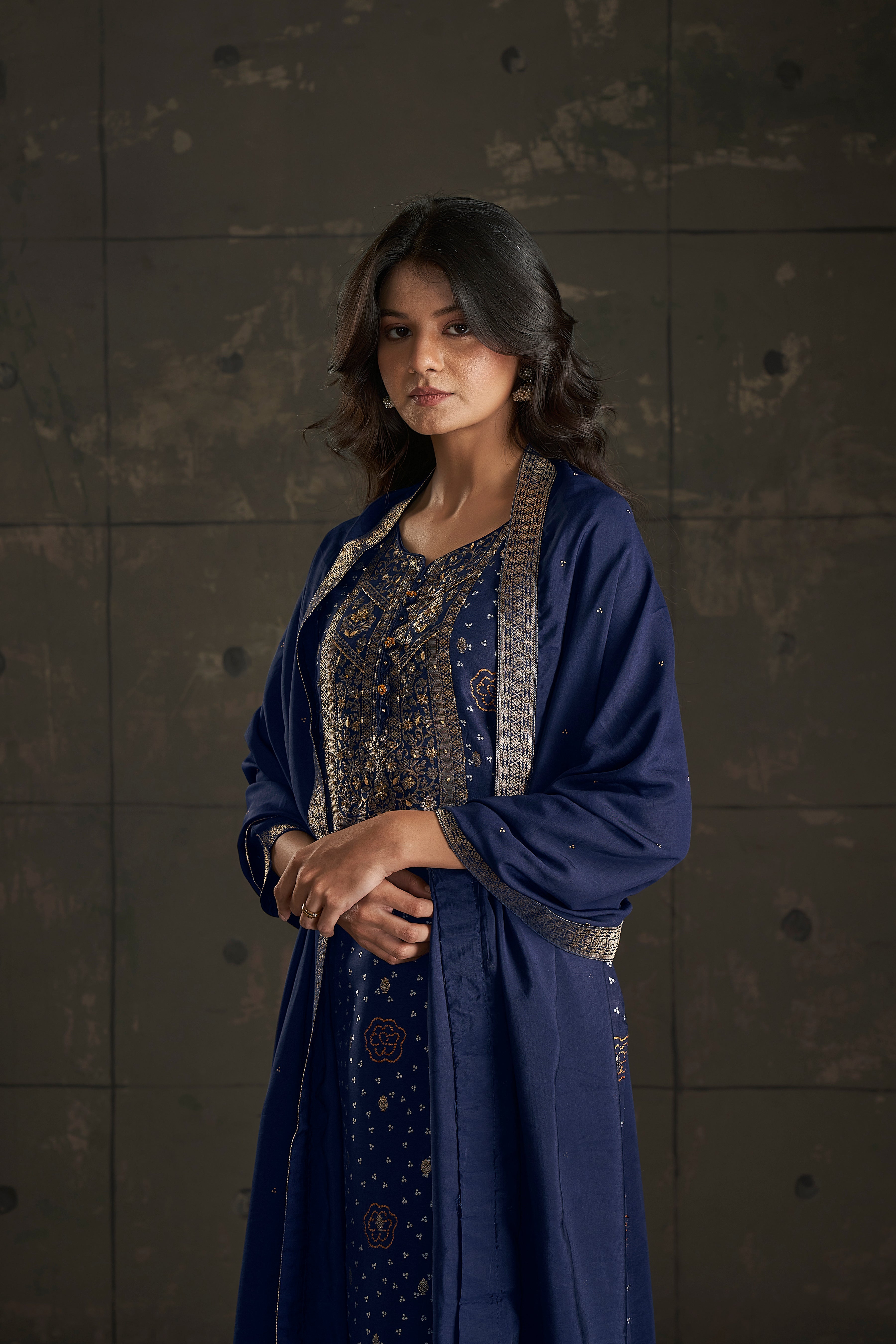 Navy Nirvana Bandhani Woven Silk Kurta Set-fourbuttons-in