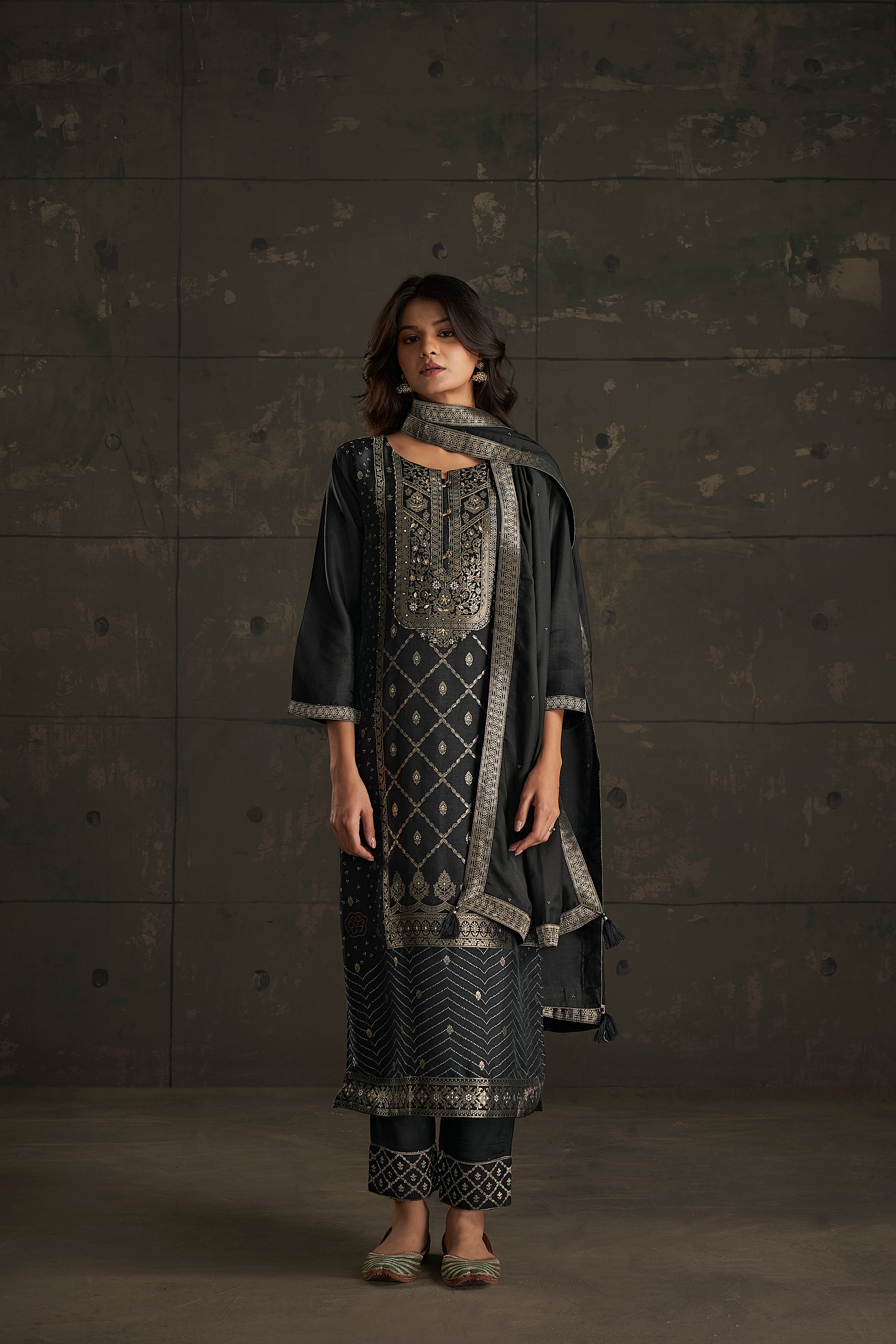 Noir Chic Bandhani Woven Allure Silk Kurta Set-fourbuttons-in