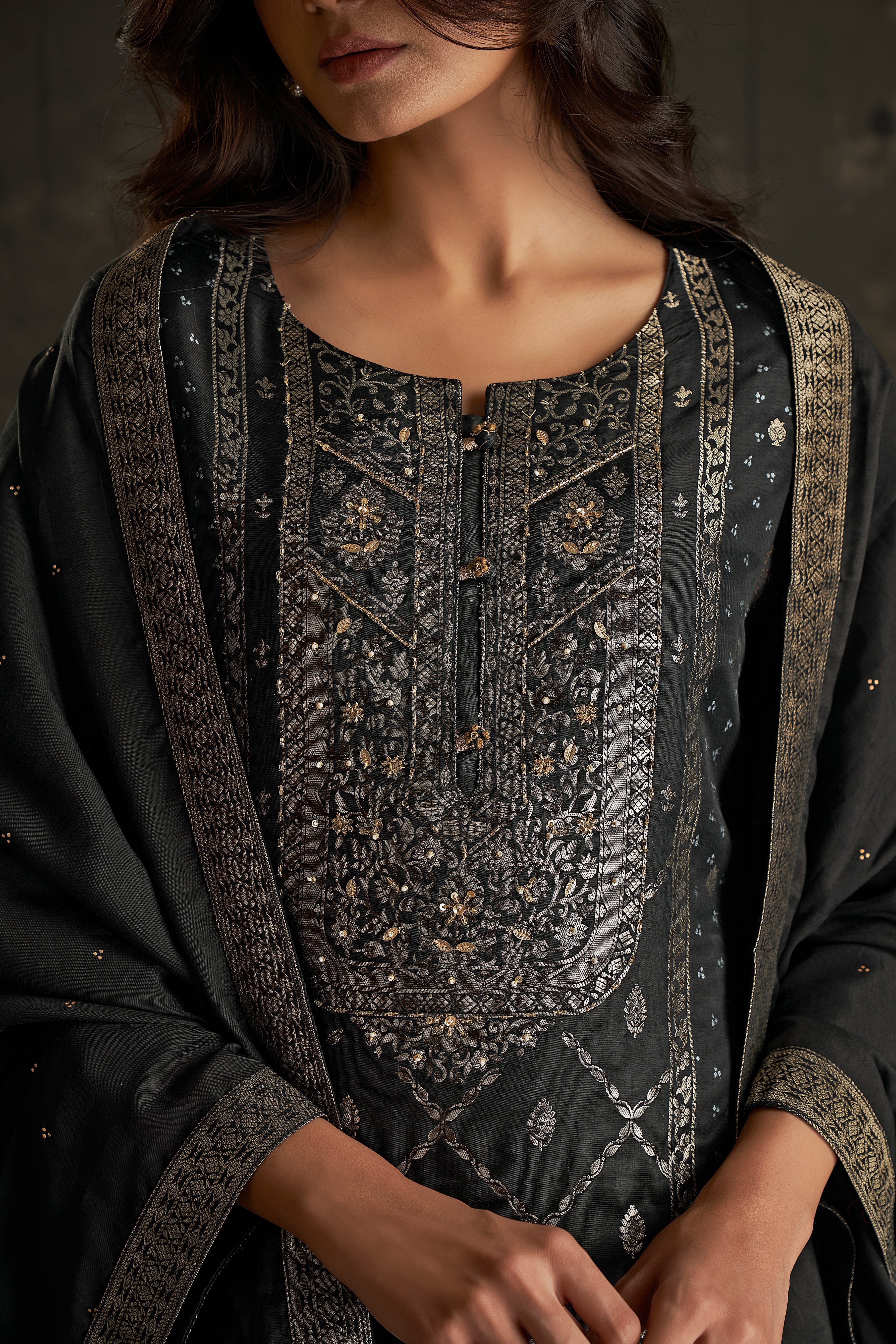 Noir Chic Bandhani Woven Allure Silk Kurta Set-fourbuttons-in