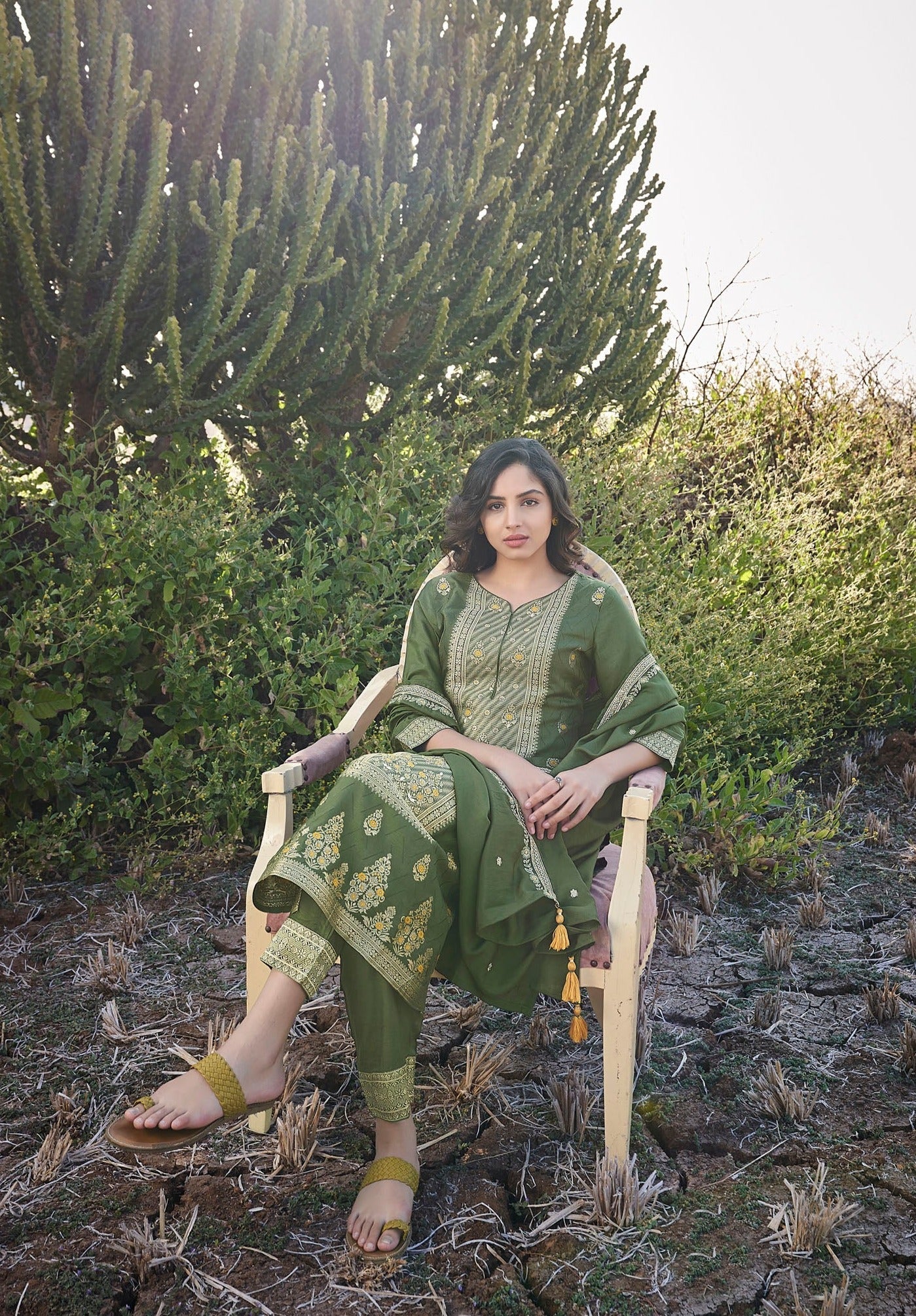 Verdant Vogue Emerald Woven Kurta Set-fourbuttons-in